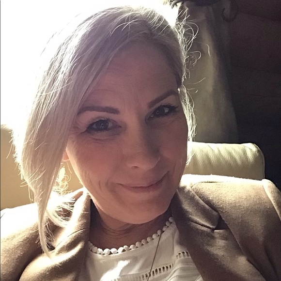 Meet your Posher, Ruth - Picture 1 of 1